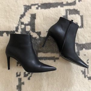 Balenciaga leather booties size 39 worn once